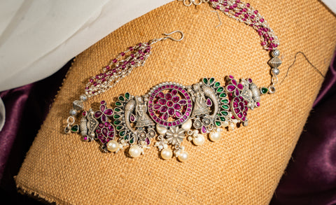 Pure 925 silver choker with rubies, emeralds and pearls and delicate human figures