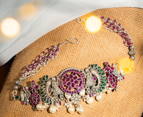Pure 925 silver choker with rubies, emeralds and pearls and delicate human figures
